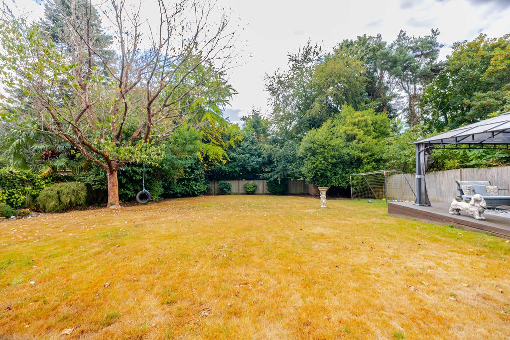 Ivy Mill Close